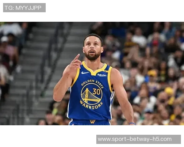 勇士库里复出迎战雷霆球队攻防兼备争夺胜利